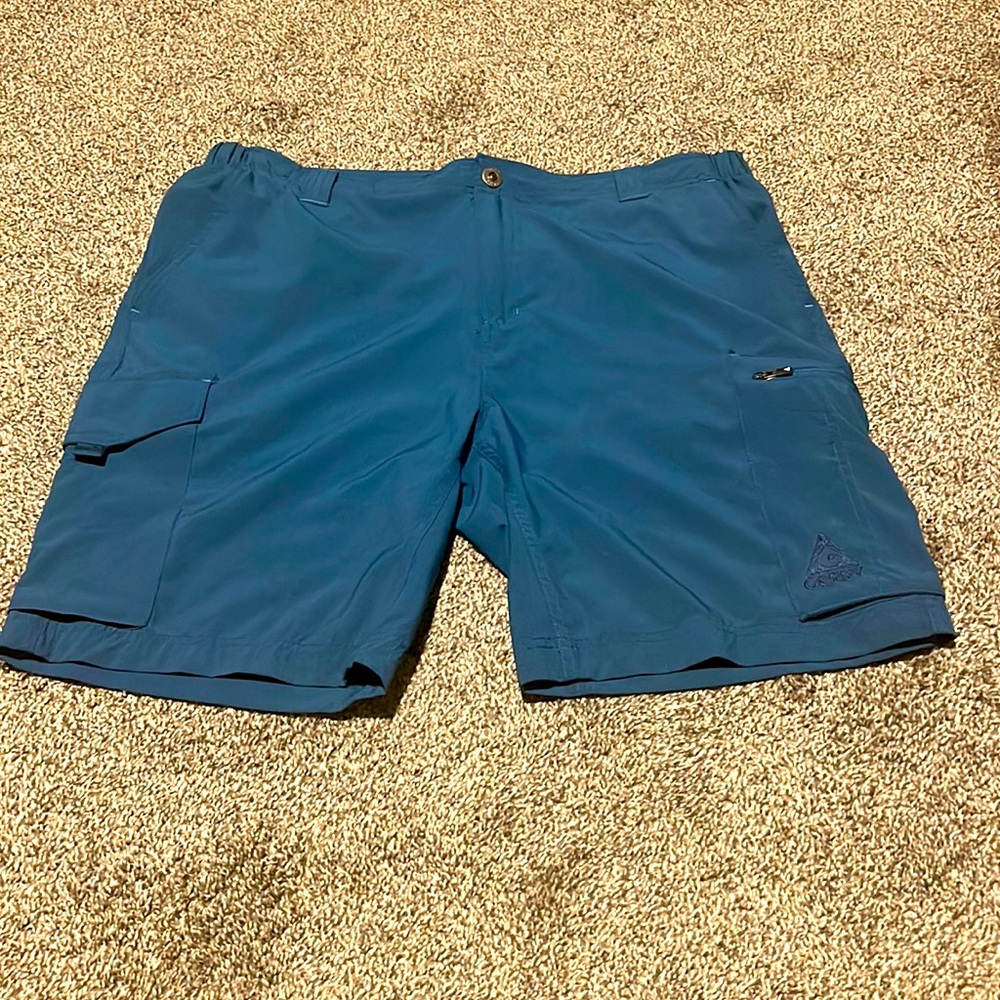 Men’s Blue Cargo Shorts, Waist 38